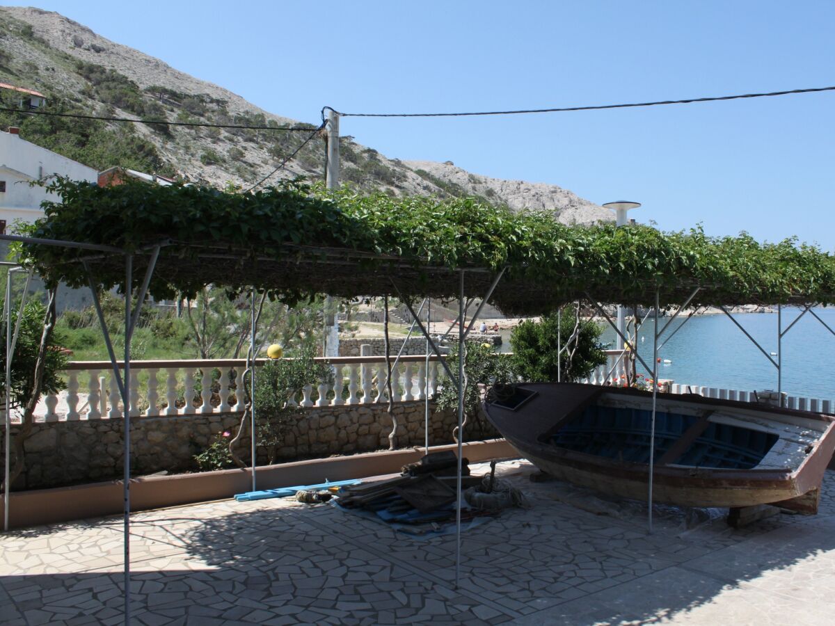 Apartment Metajna 12