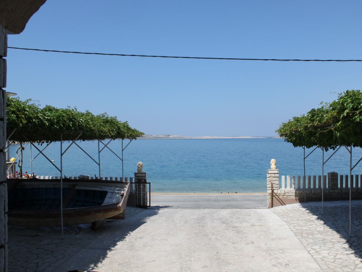 Apartment Metajna 14