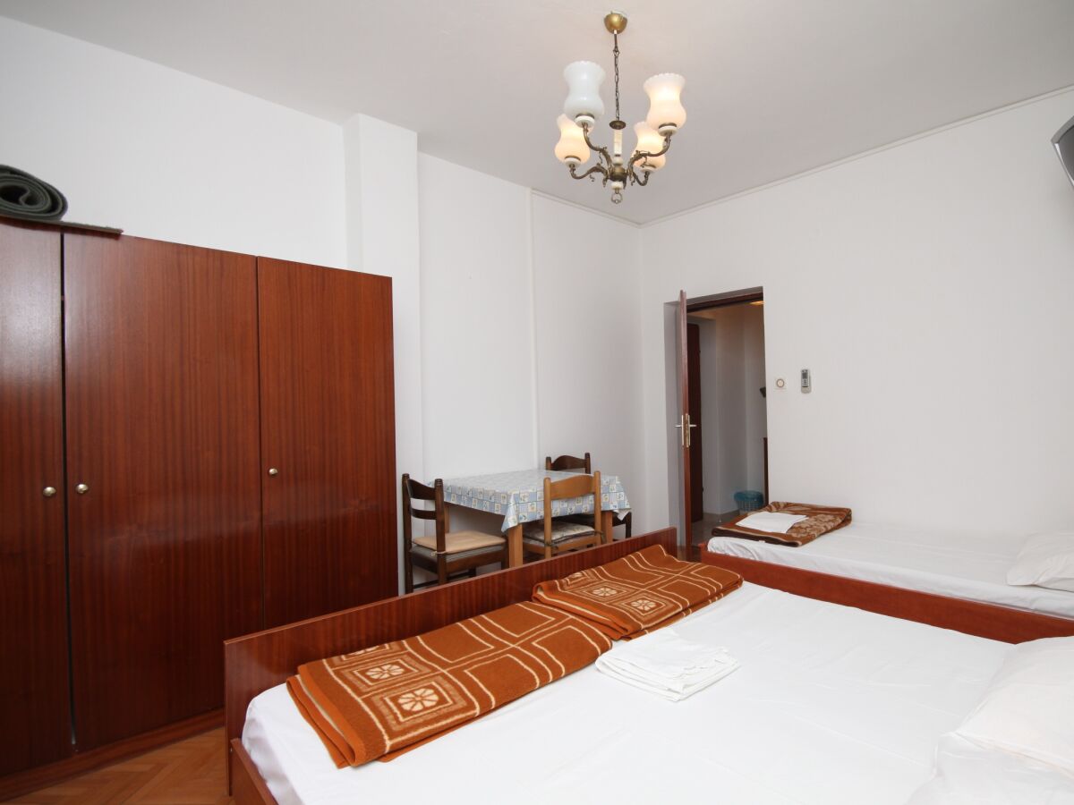 Apartment Metajna 21