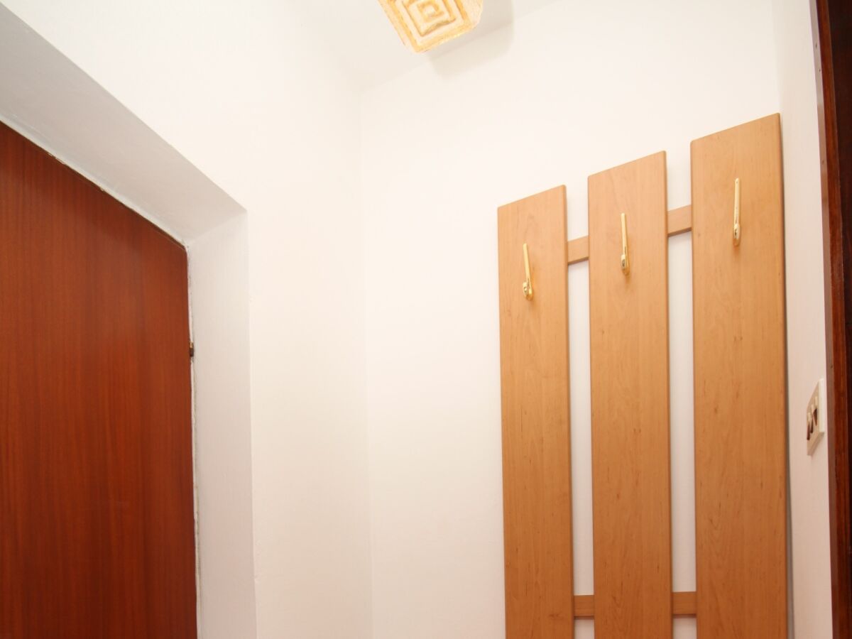 Apartment Metajna 23
