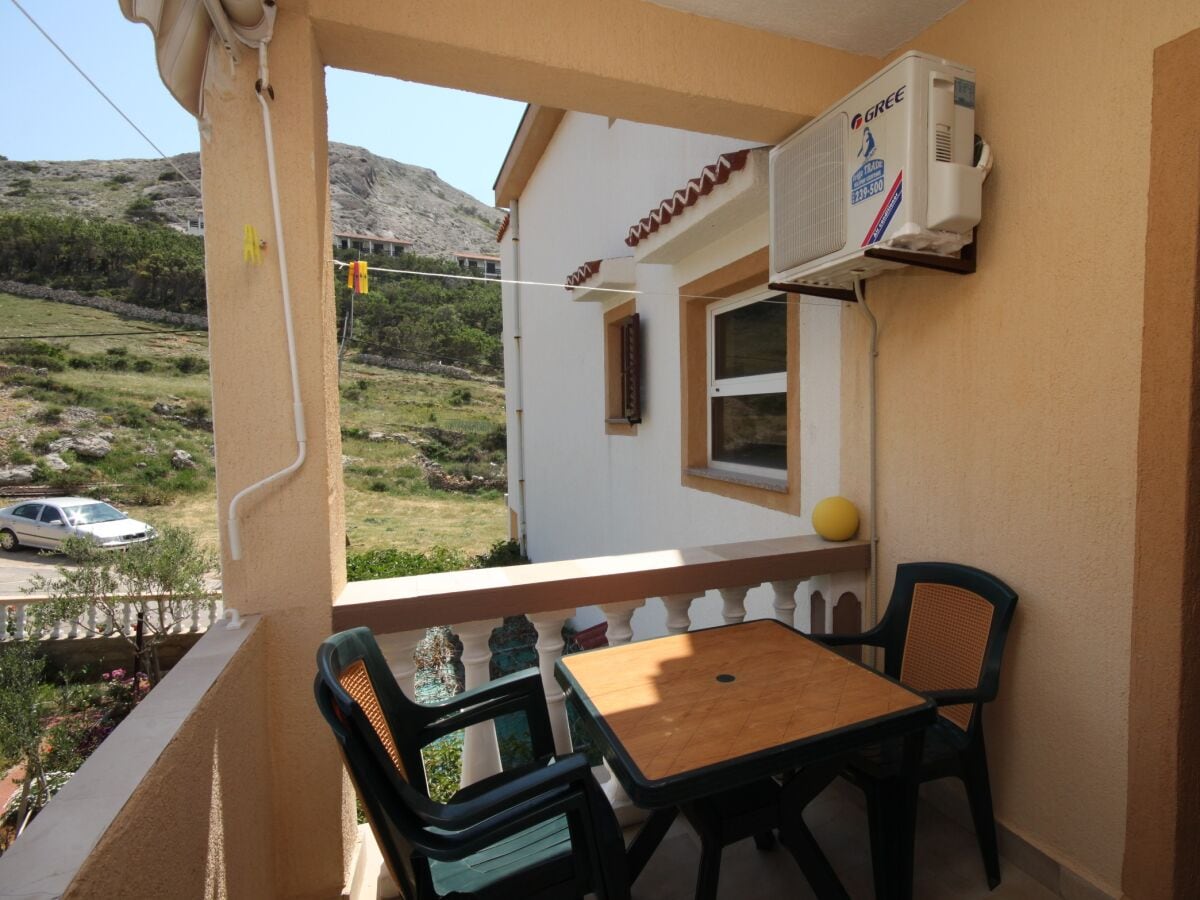Apartment Metajna 24