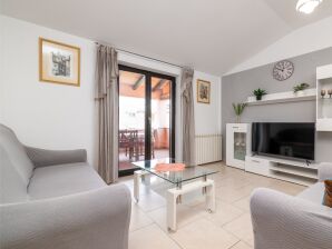 Two bedroom apartment with terrace Štinjan, Pula A-24743-a