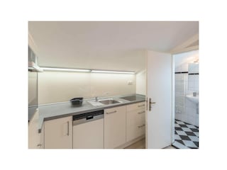 Kleine, aber voll ausgestattete Küche