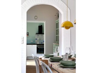 Durchgang vom Wohn-/ Essbereich zur offenen Küche