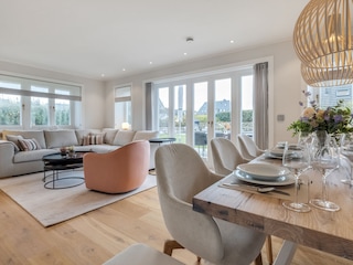 Wohnbereich/Esstisch