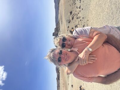 Frau Annette Schneider