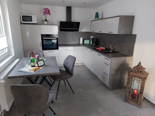 Küche mit Essbereich