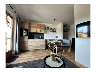 Küchenbereich mit gemütlicher Sitzecke