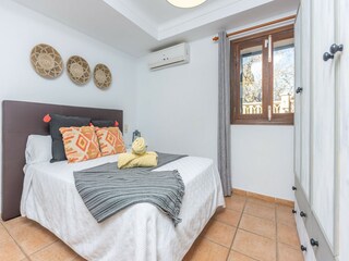 Villa Lloseta Features 50