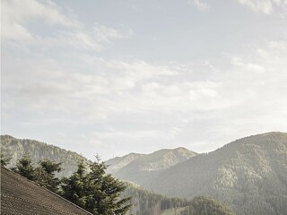 Blick vom Zalnerhof auf die umliegenden Berge