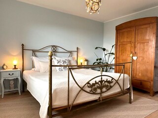 Kleiderschrank im Schlafzimmer