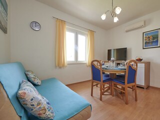 Apartment Okrug Gornji  5