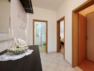 Apartment Okrug Gornji  11