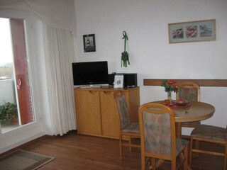 Fernseh- und Essecke