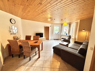 Ein modernes Wohnzimmer