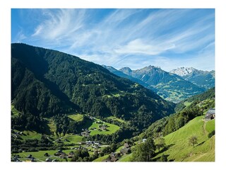 Außenansicht nach Westen mit Schruns und Rätikon