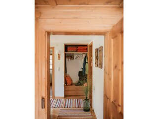Blick von der Stube in die Garderobe