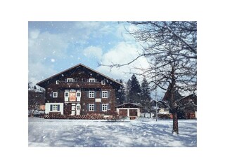 Hus Sigritta Winter Außenansicht