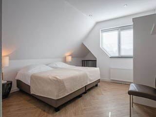 Schlafzimmer 4