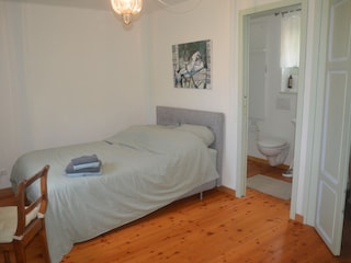 Schlafzimmer 2. Stock ensuite und begehbar. Schrank