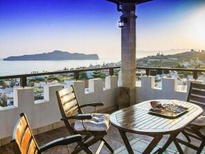 Modernes Ferienhaus in Stalos mit Balkon