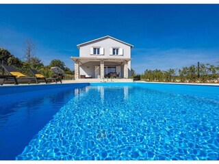 Villa Buzet Outdoor Recording 3