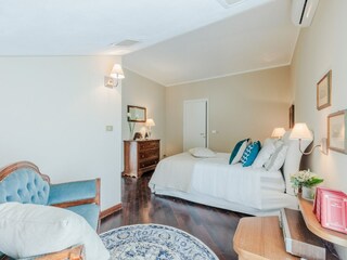 Villa Santa Maria a Monte Características 48