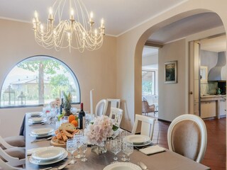 Villa Santa Maria a Monte Características 28