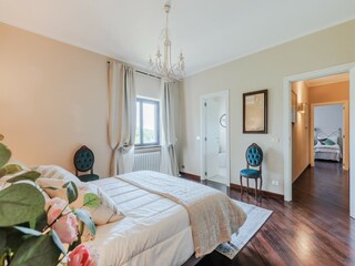 Villa Santa Maria a Monte Características 35