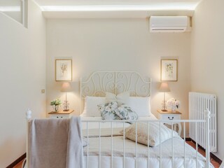 Villa Santa Maria a Monte Características 40