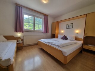 Vakantieappartement Fürth bei Kaprun Slaapkamer 10