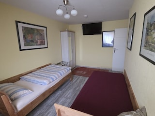 Zweibettzimmer 1. OG mit TV