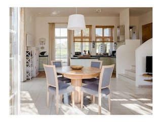 Offener Wohn- und Essbereich