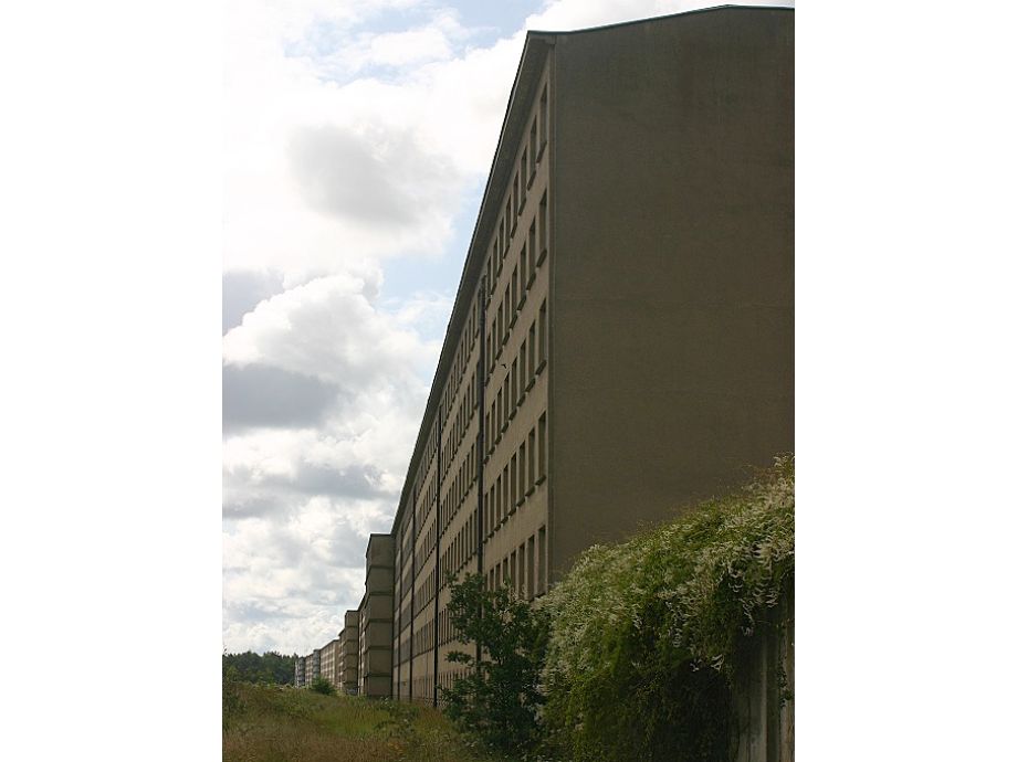 monumentale ruine wieder im aufbau prora