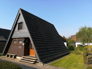 Eingangsbereich mit eigenem Parkplatz