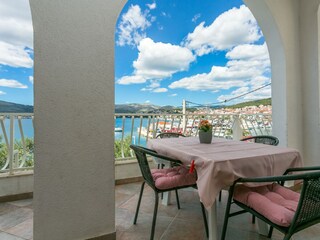 Apartment Okrug Gornji  25