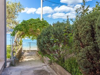 Apartment Okrug Gornji  13