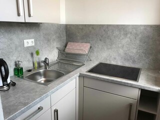 Küche mit Spülmaschine