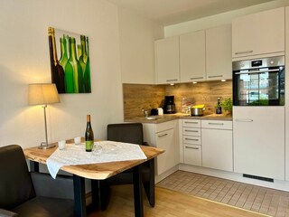 Neue Küche mit Essplatz