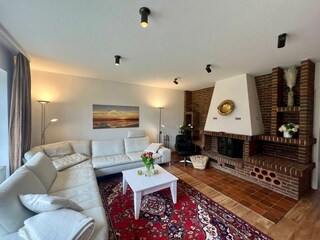 Wohnzimmer mit Kamin