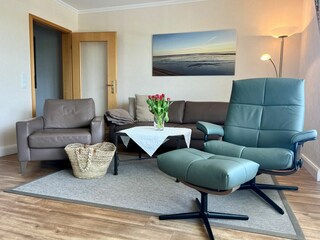 Gemütliche Sitzbereiche im Wohnzimmer