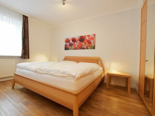 2. Schlafzimmer mit Doppelbett