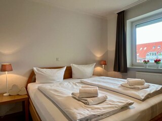 Doppelbett im Schlafzimmer