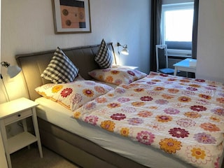 Neues Boxspring-Bett