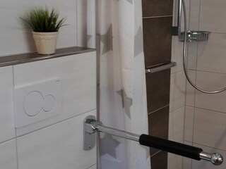 Haltegriff auch in der Dusche