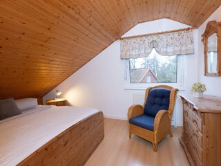 Schlafzimmer DG