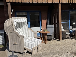 Toller neuer Strandkorb und Terrassenmöbel