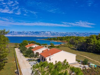 Apartment Povljana  5