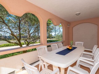 Apartment Povljana  25