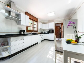 Villa Churriana Features 18